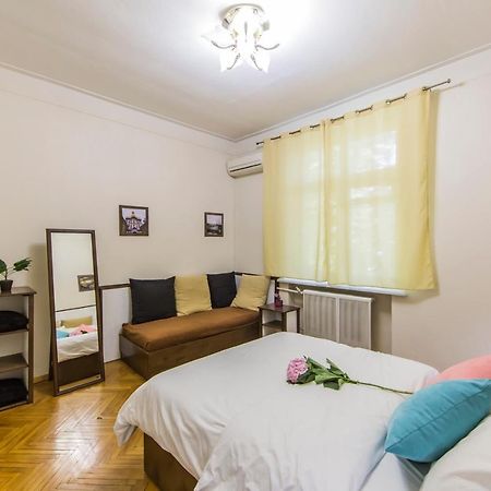 2Х-Кімнатна Квартира На Майдані Незалежності Kyiv Exterior photo